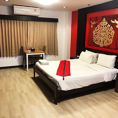 Zip Hotel & Restaurant Pattaya Exterior photo
