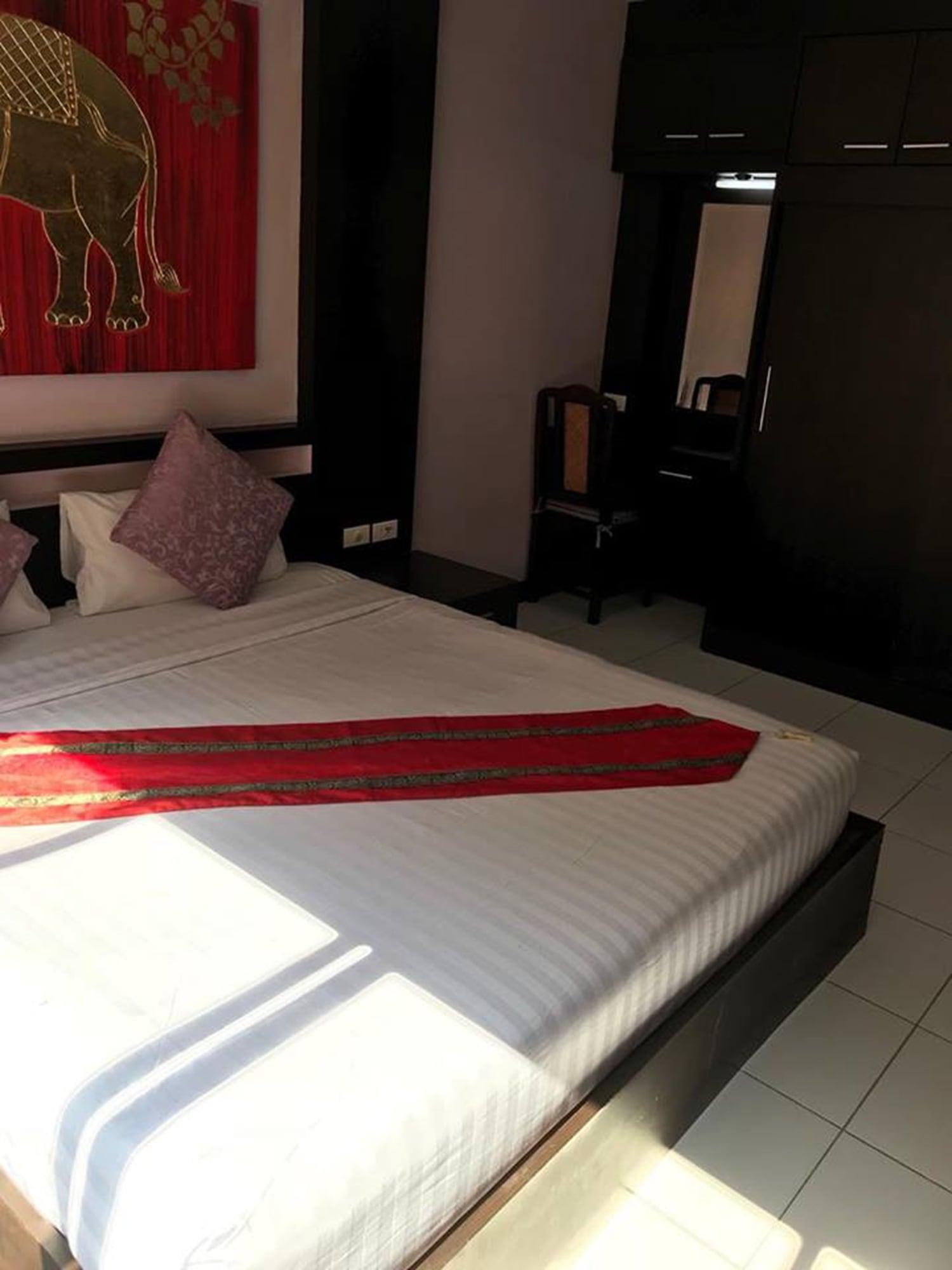 Zip Hotel & Restaurant Pattaya Exterior photo